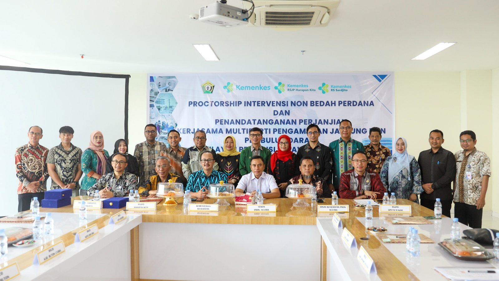 Tingkatkan Layanan Jantung Mandiri, RSUD Kota Baubau Ikuti Penandatanganan Kerja Sama Pengampuan Jantung dan Pembuluh Darah se-Sultra